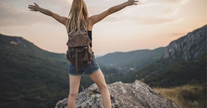 Hip Pain When Walking or Standing image